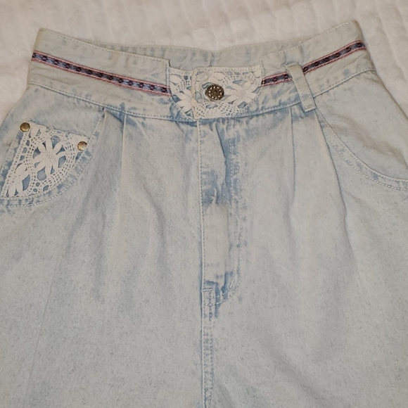 Vintage high waist denim shorts - Picture 5 of 8